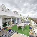 Deluxe Serviced Two Bed Apartment