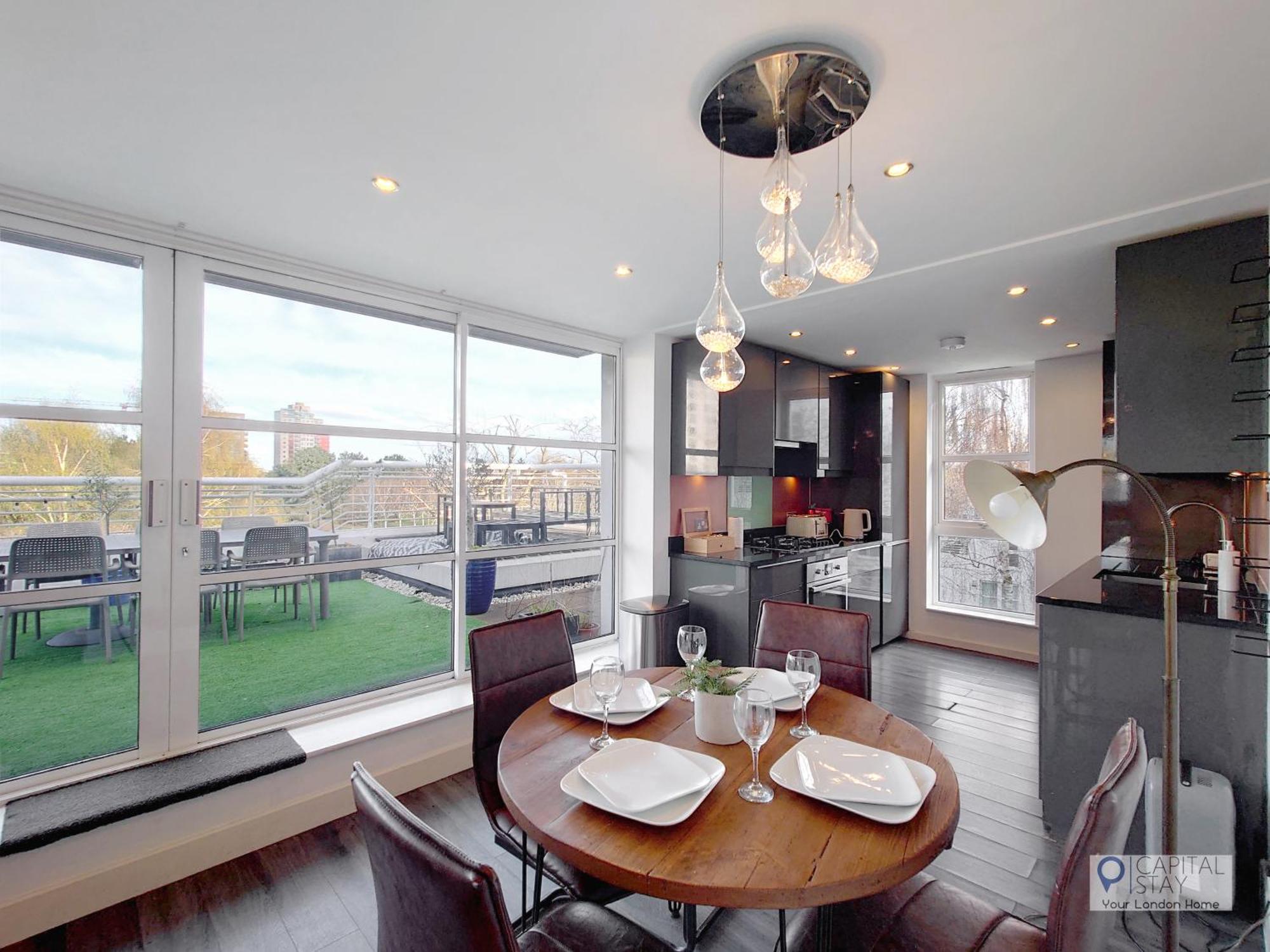 Apartament Deluxe Serviced Two Bed *
