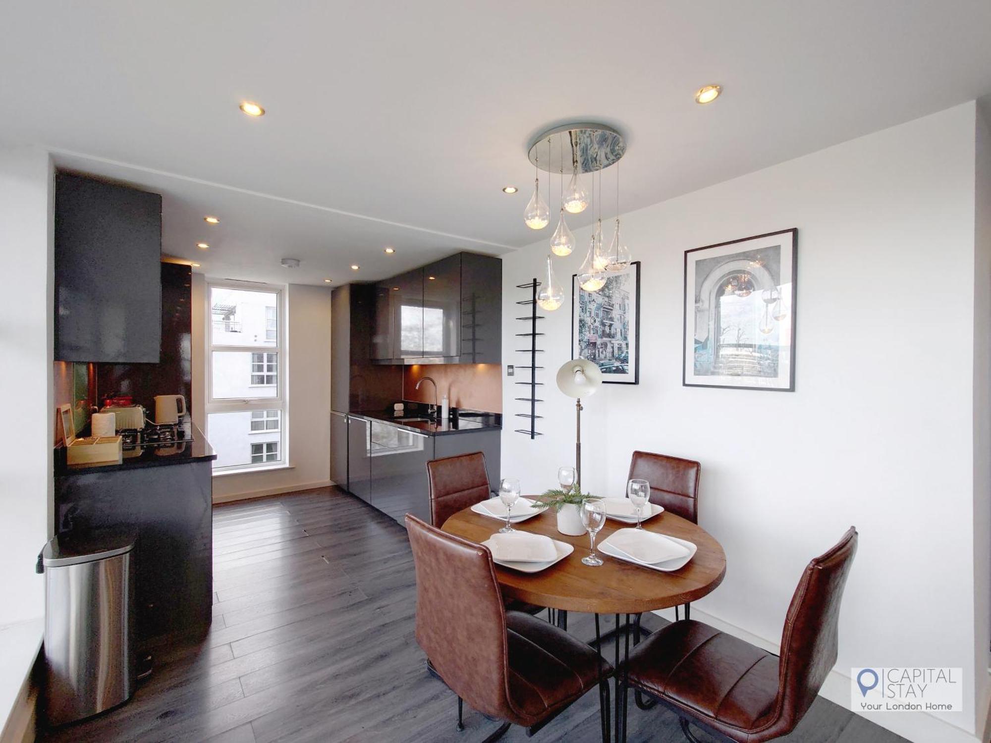 Deluxe Serviced Two Bed Apartament *